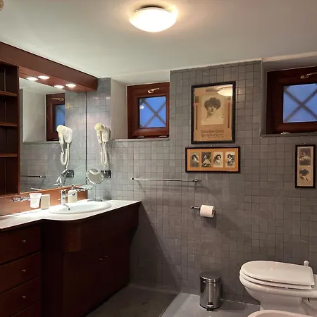 Ann' Amari Amaranto ナポリ