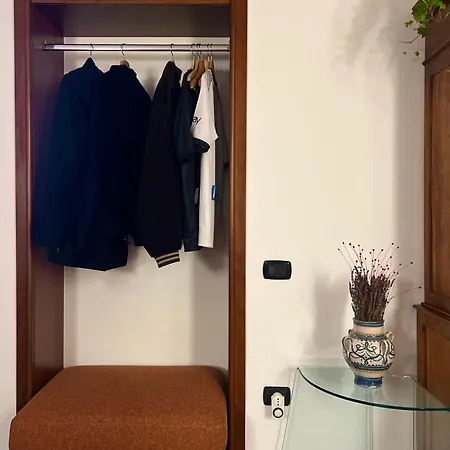 Ann' Amari Amaranto Neapel